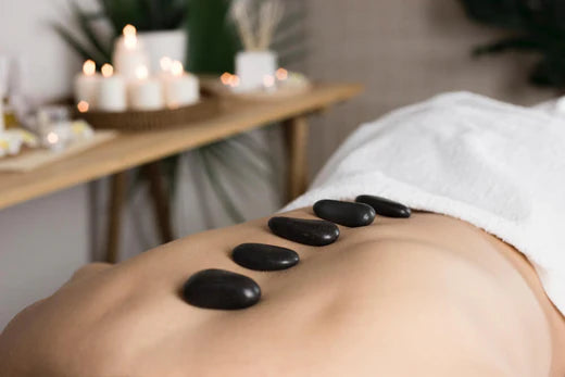 Hot-Stone-Massage: Wie man sie selbst macht